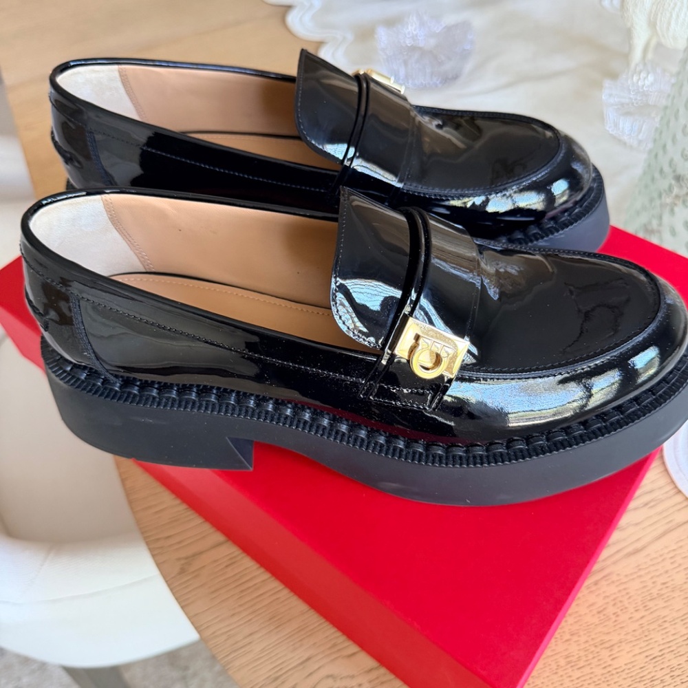 Ferragamo Caminia Loafers - Picture 2 of 6